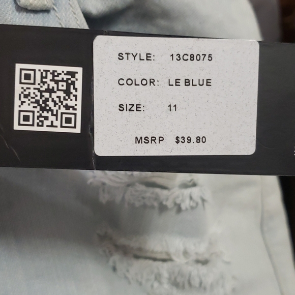 Ranbeeri distressed shorts - Picture 3 of 4